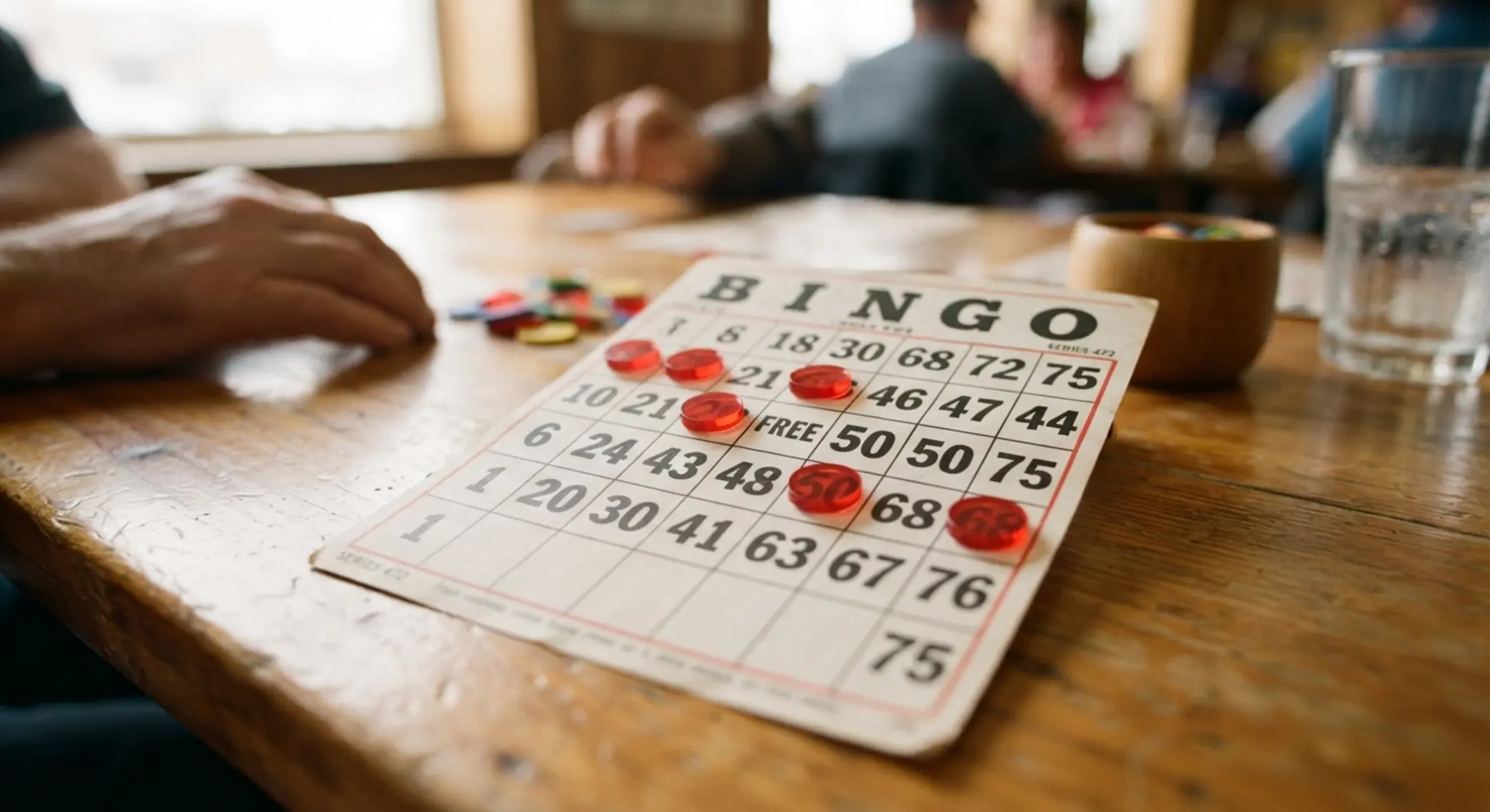 Klasická bingo karta 5x5 s vyznačeným výherným vzorom